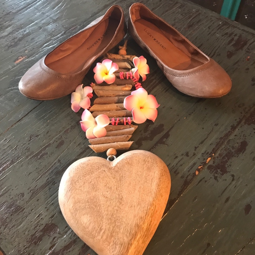 NWOT - Lucky 🍀 Brown Flats